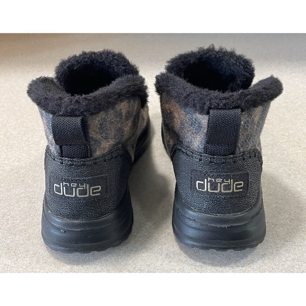 Hey Dude Denny Leo Nut Boots Slip On Booties Women’s Sz 7 Leopard Print Faux Fur - Picture 3 of 11